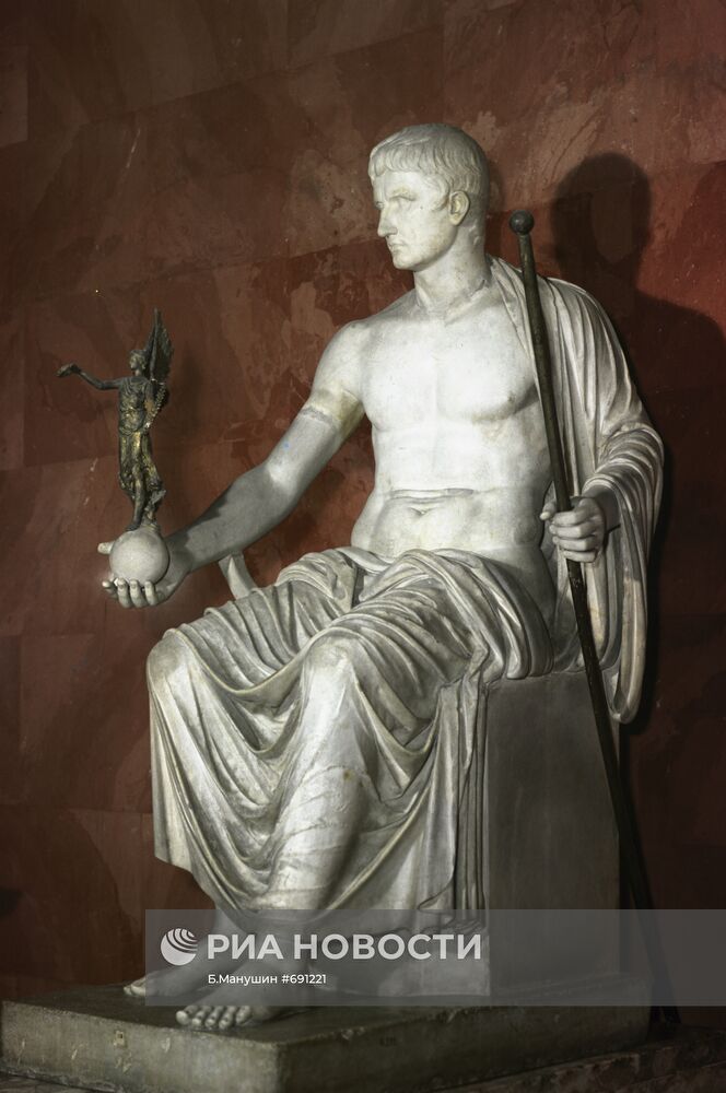 Статуя императора Октавиана Августа