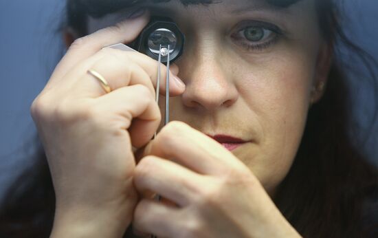 Смоленский ювелирный завод "Кристалл".