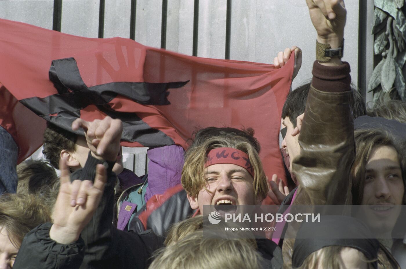 На улицах Москвы перед всероссийским референдумом