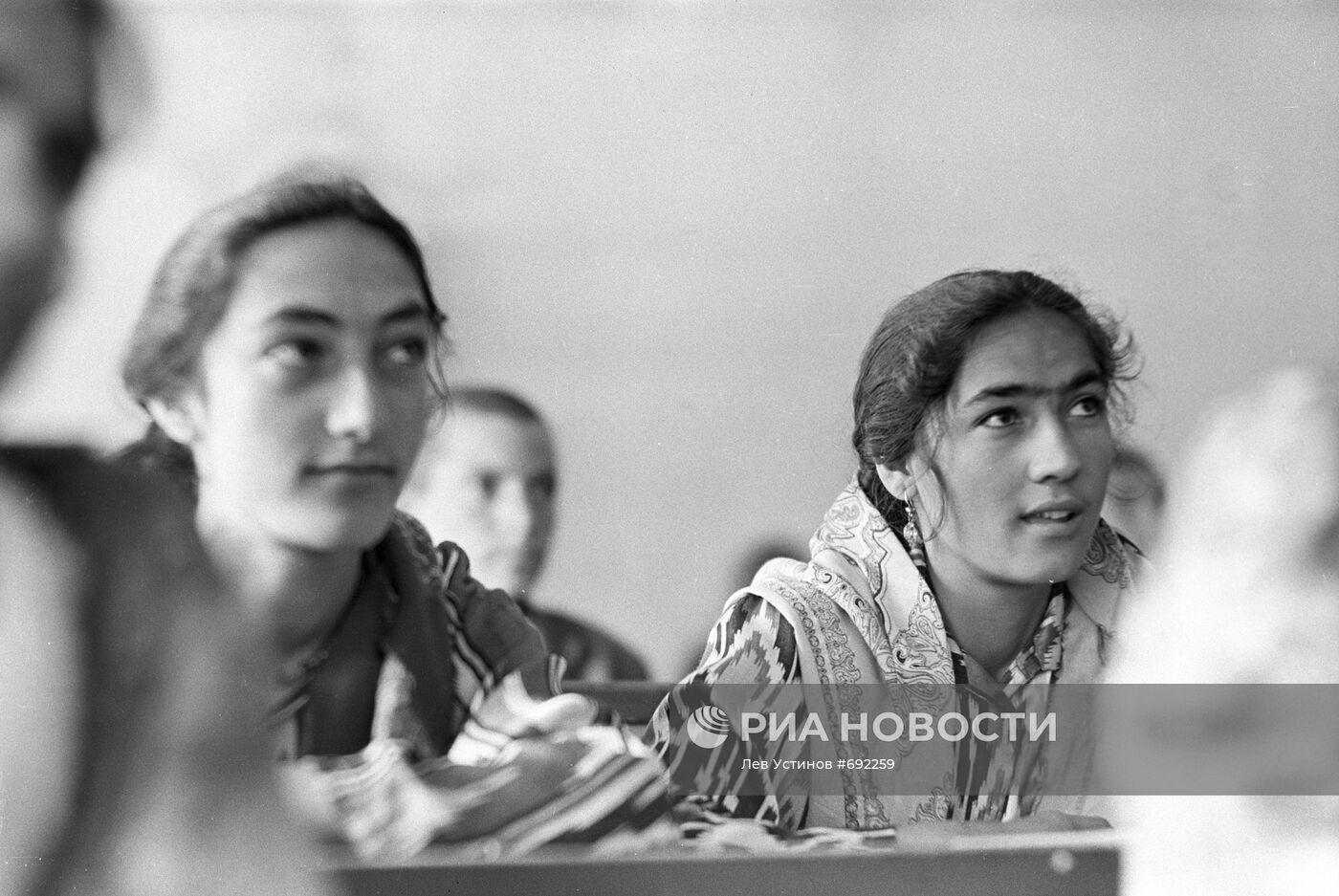 Таджикские учащиеся