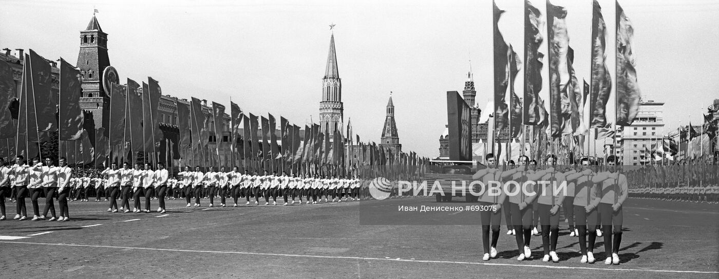 Парад физкультурников на Красной площади 1 мая