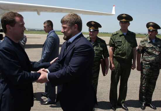 Д.Медведев прибыл с рабочей поездкой в Чеченскую Республику