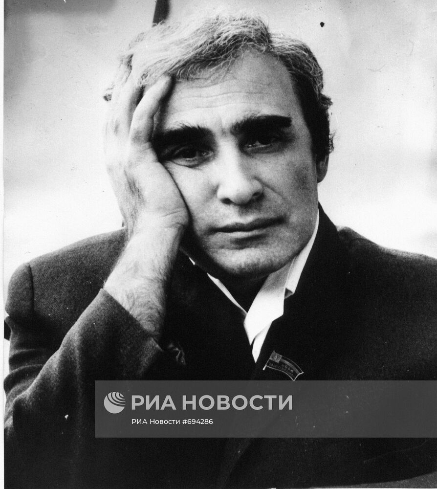 Советский грузинский писатель Нодар Владимирович Думбадзе