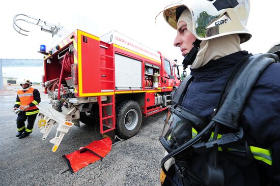 Тренировка парижской пожарной бригады