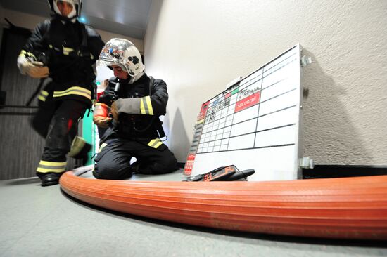 Тренировка парижской пожарной бригады