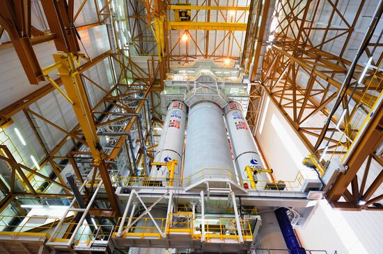 Комплекс окончательной сборки ракеты "Ариана - 5"