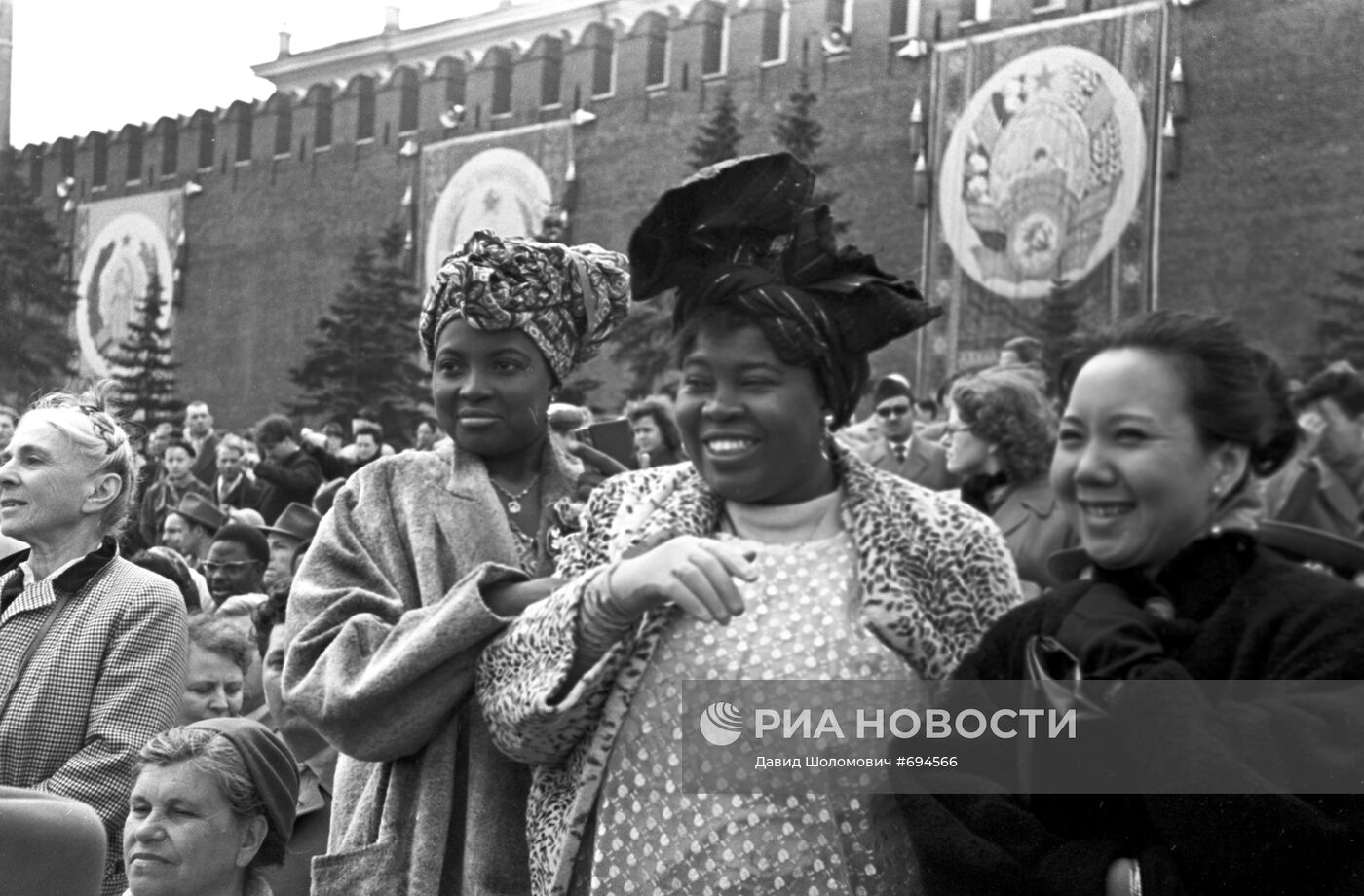 Гости из Африки на демонстрации 1 мая на Красной площади