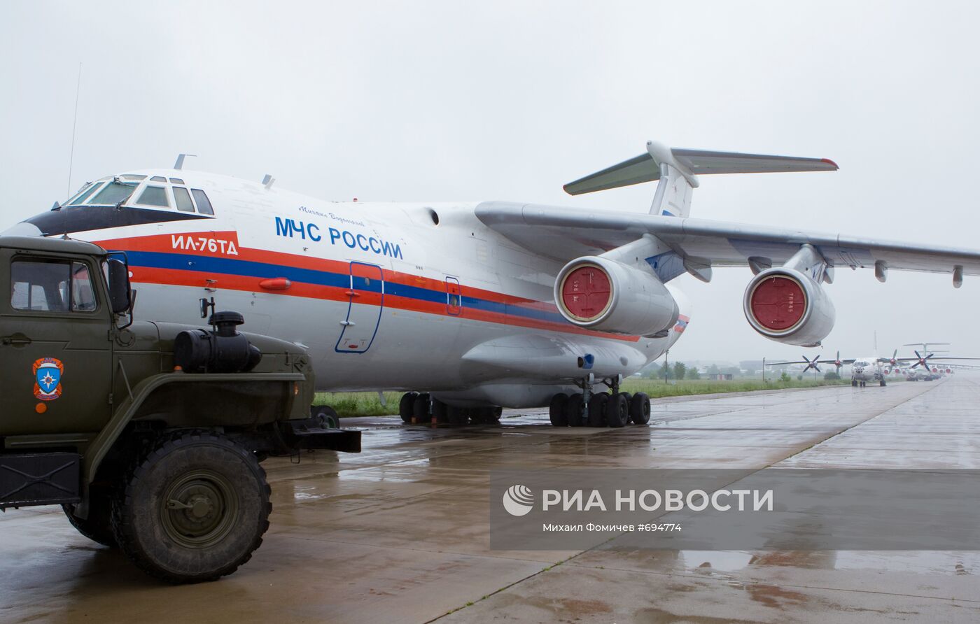 Самолет МЧС РФ с гуманитарной помощью вылетел в Бишкек