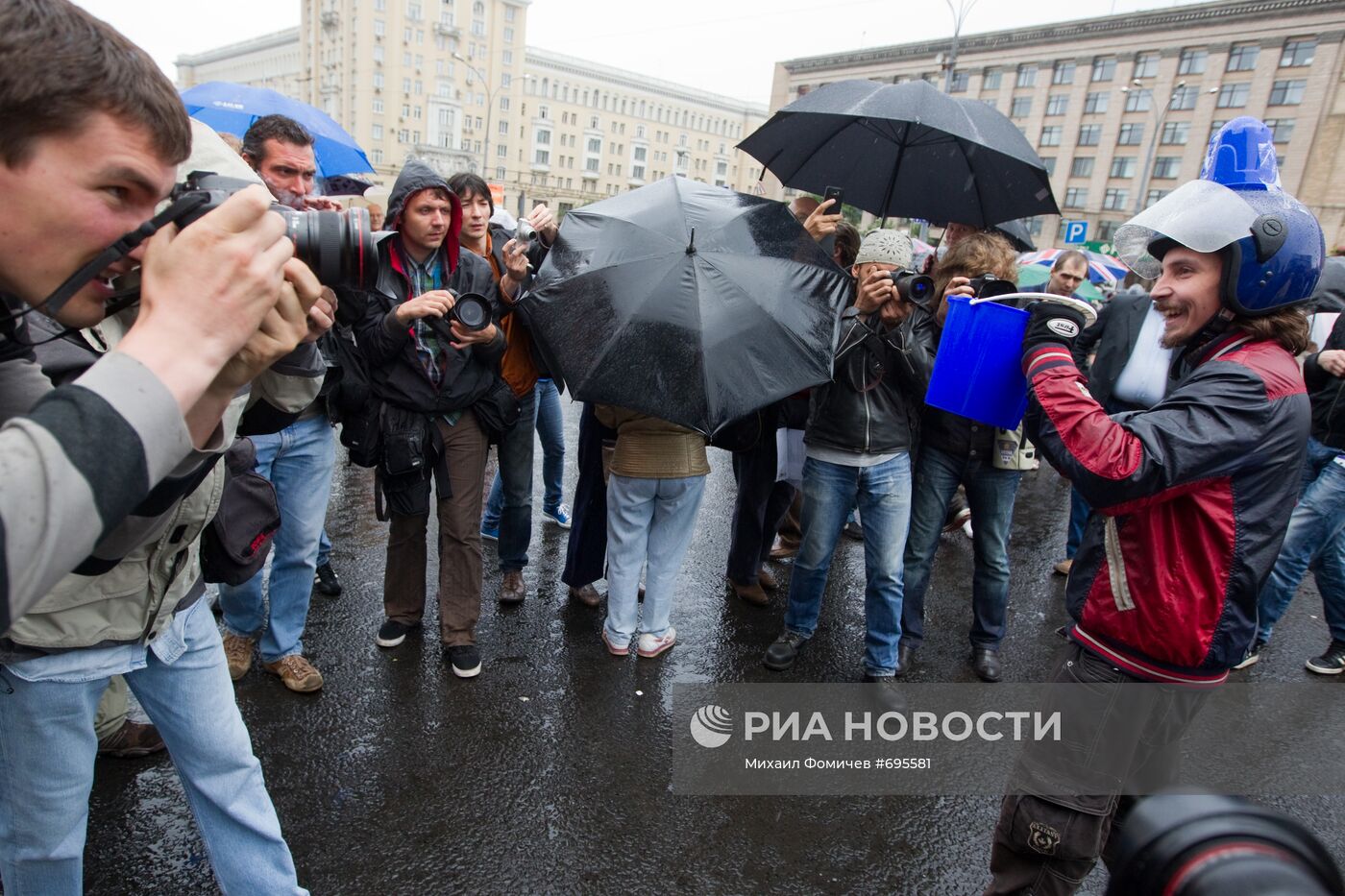 Участники митинга "31 мая - не простим!"