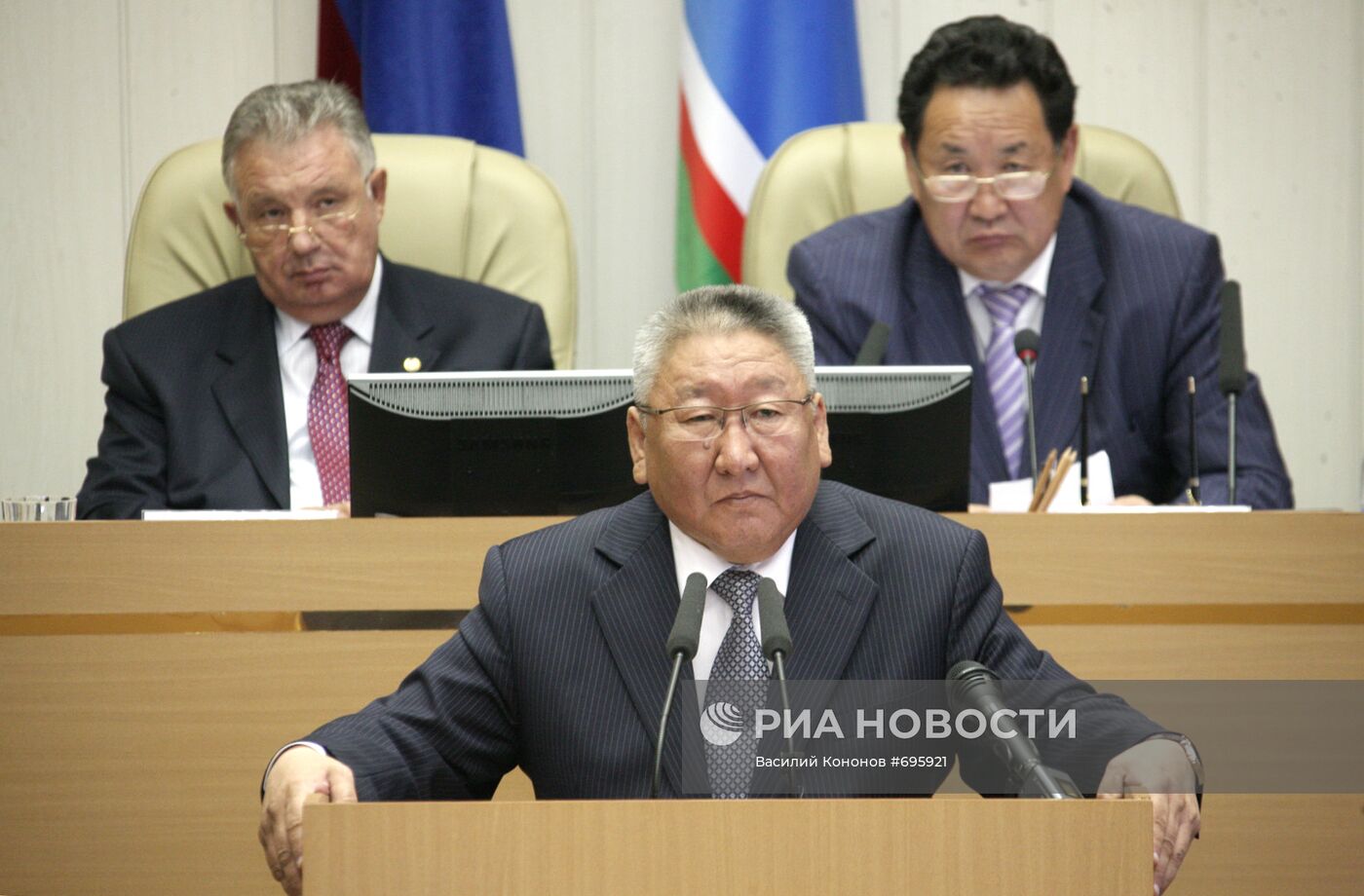 Парламент утвердил Е.Борисова на посту президента Якутии
