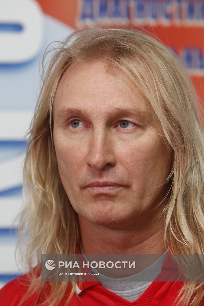 Александр Иванов