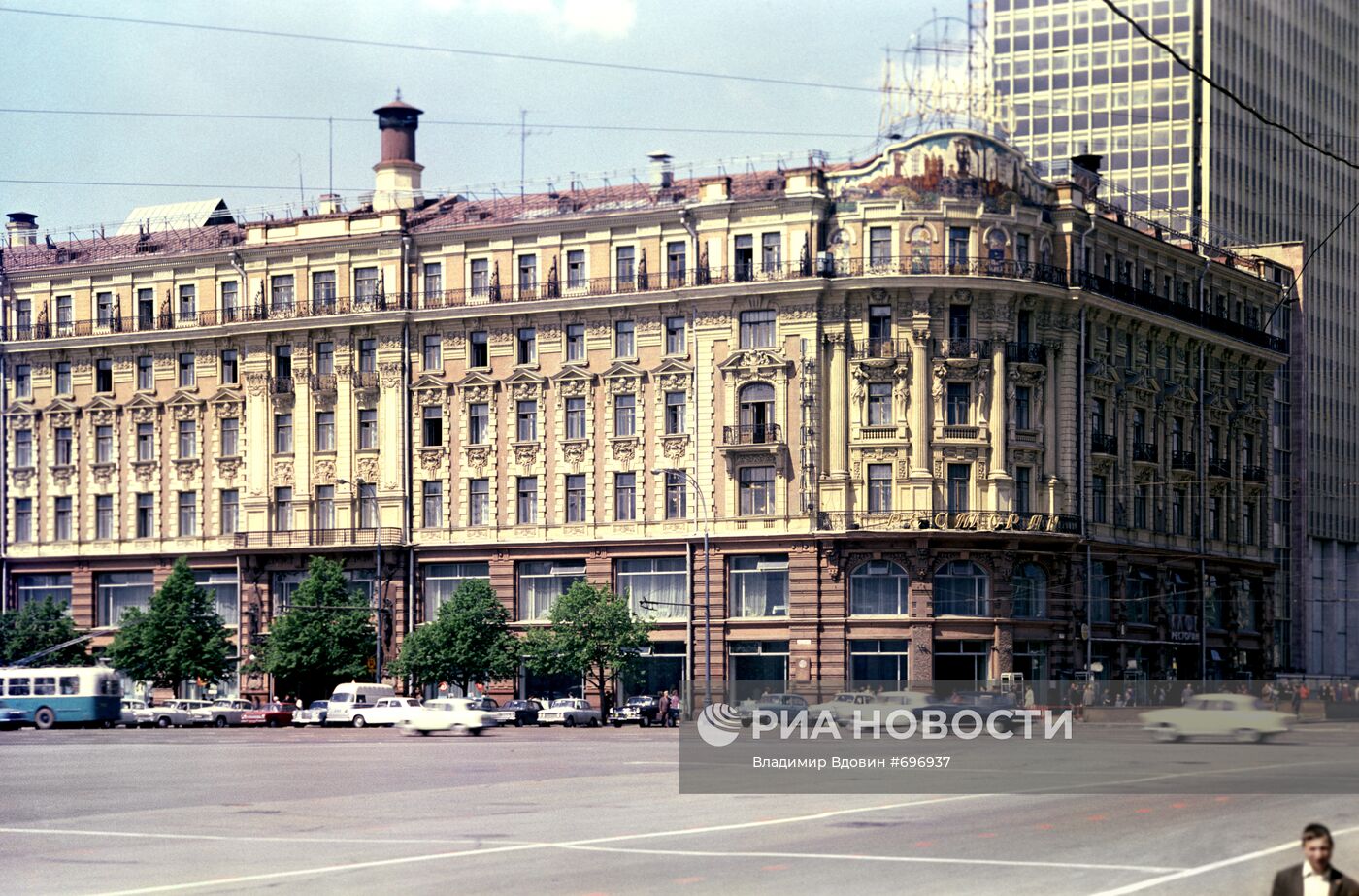 Здание гостиницы "Националь" в Москве