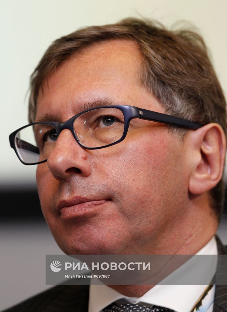 Петр Авен