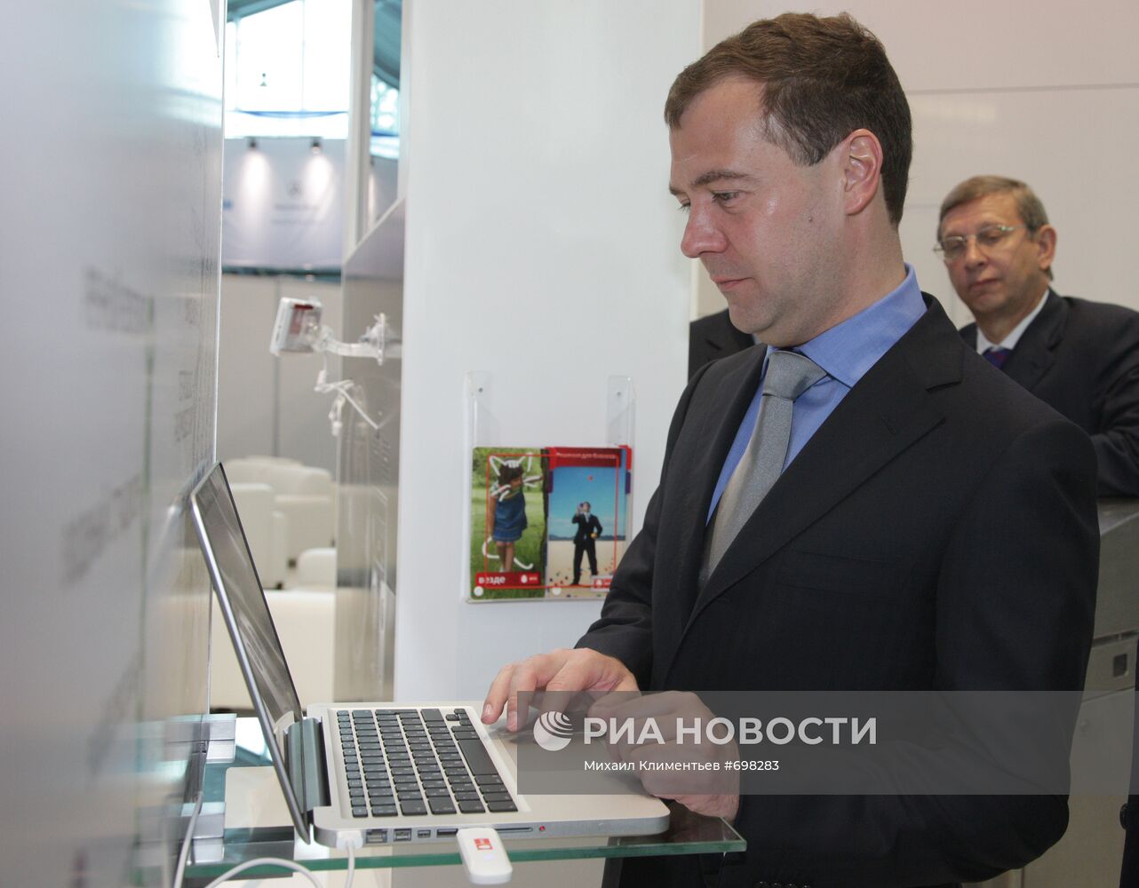 Рабочая поездка Дмитрия Медведева в Санкт-Петербург. 3-й день