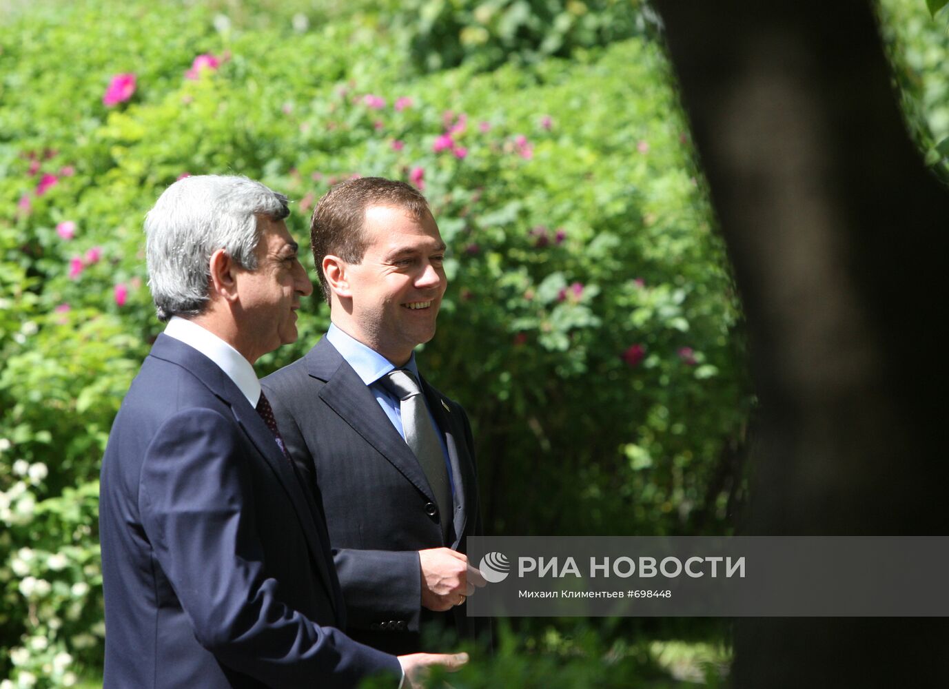 Дмитрий Медведев и Серж Саргсян посетили СПбГУ