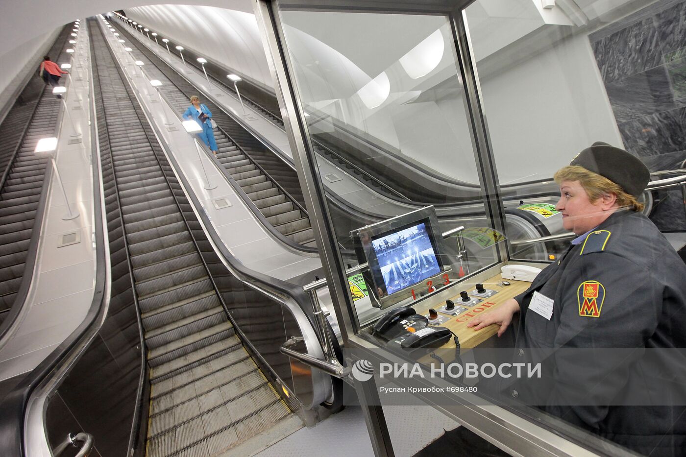 Эскалатор на станции метро "Достоевская"