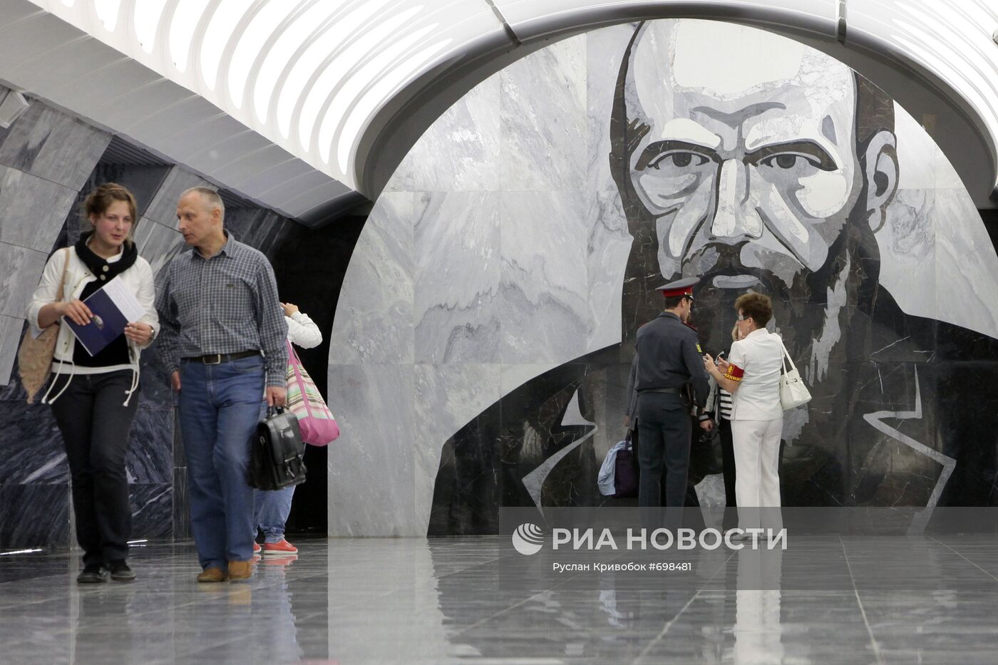 Вестибюль станции метро "Достоевская"