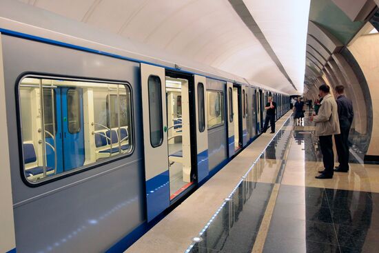 Вагоны метро нового поколения модели 81-760/761