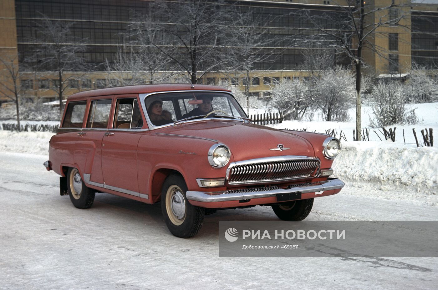 Cоветский автомобиль ГАЗ М-22 "Волга"