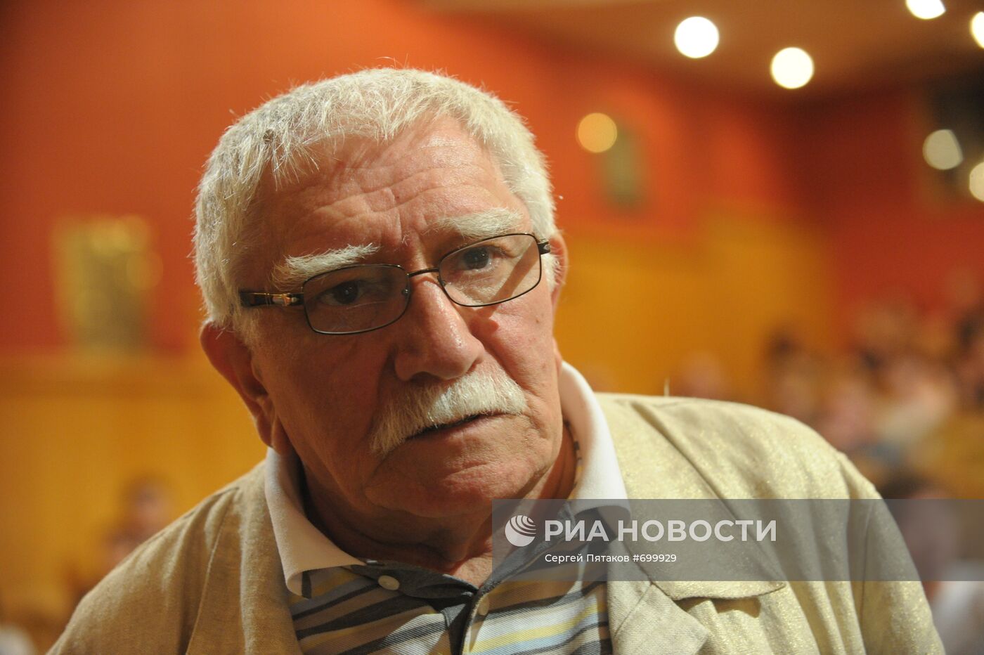 Армен Джигарханян