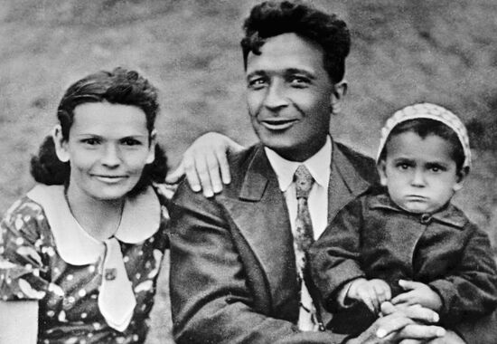 БЫКОВСКИЙ РОДИТЕЛИ