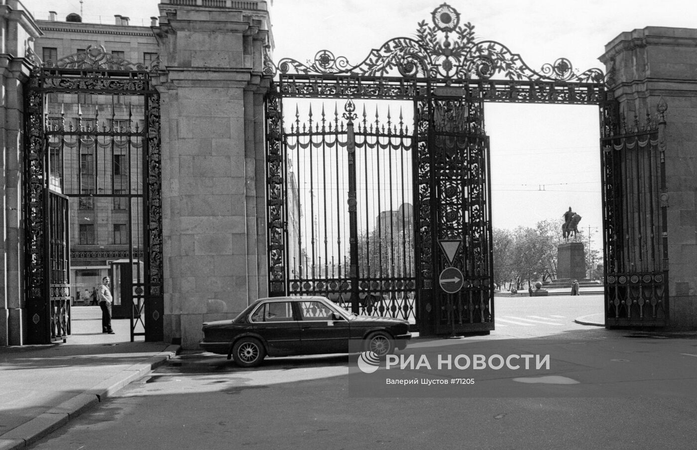 ОГРАДА ДОМ ТВЕРСКАЯ