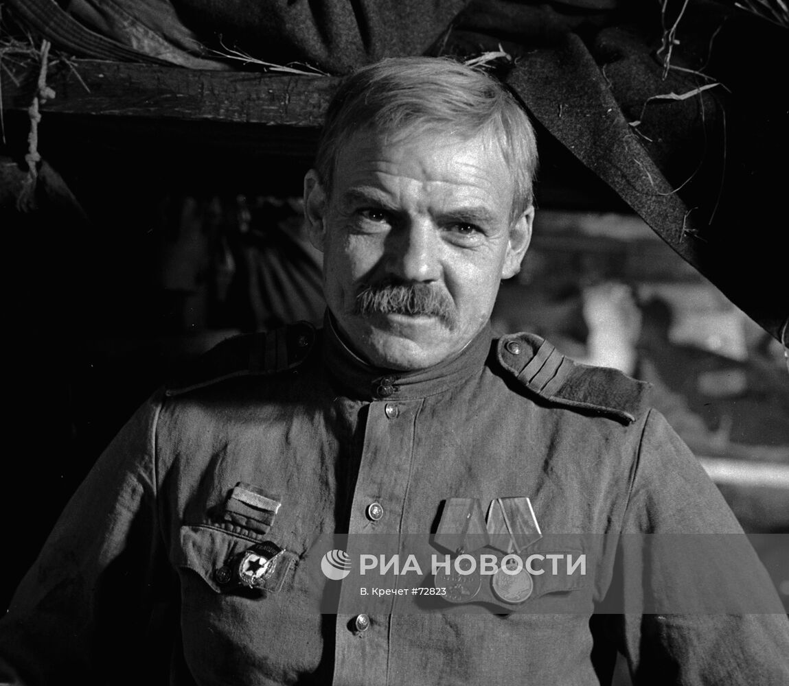 Михаил Глузский в кинофильме "Пришел солдат с фронта"