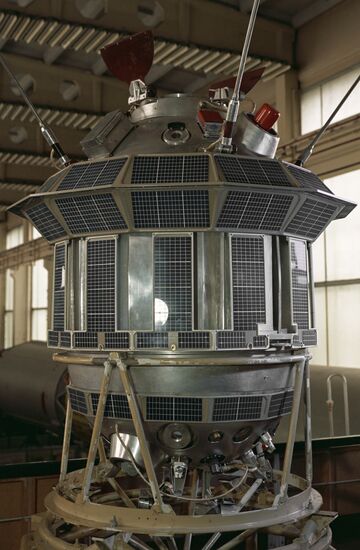 Автоматическая межпланетная станция "Луна-3"