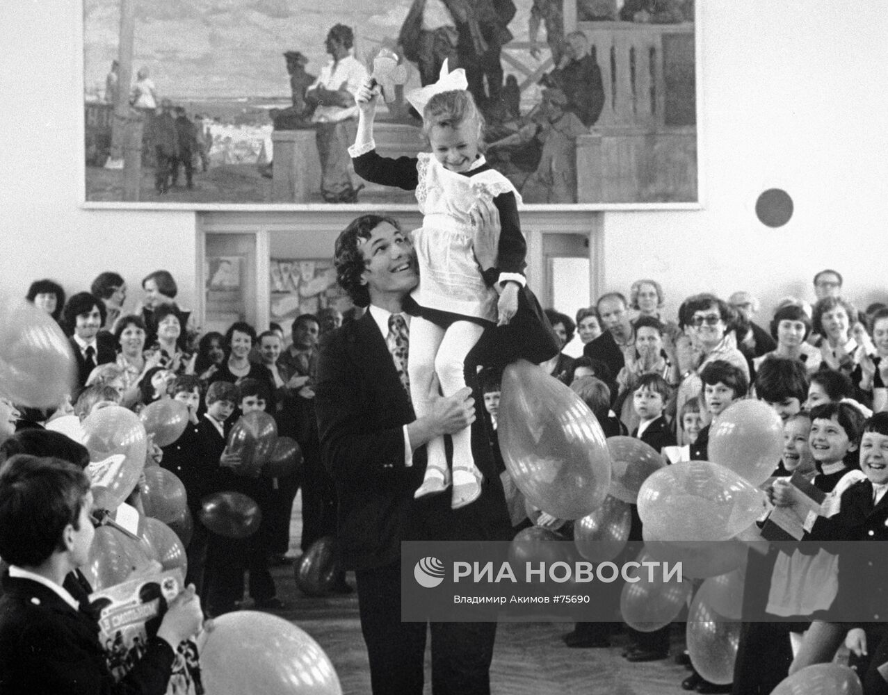 Праздник "Последний звонок" в московской школе № 68