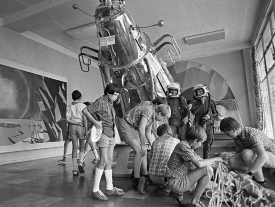 "ОРЛЕНОК" КЛУБ КОСМОНАВТОВ