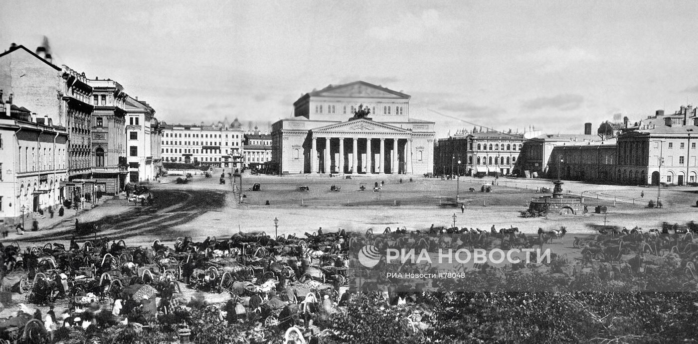 Театральная площадь в Москве