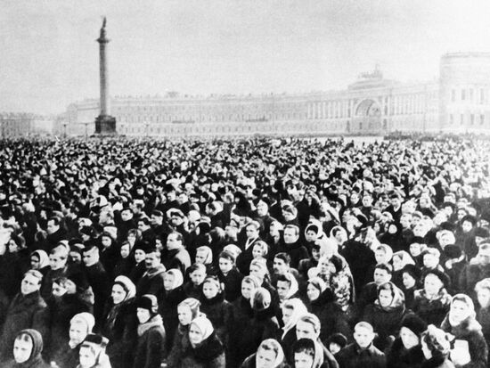 Митинг в час похорон Иосифа Сталина в Ленинграде