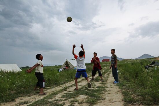 Лагерь киргизских беженцев