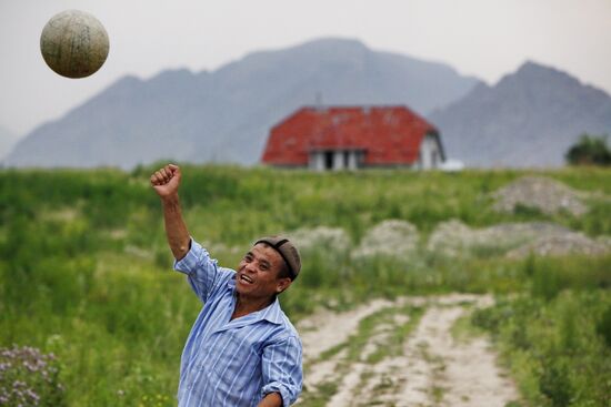 Лагерь киргизских беженцев