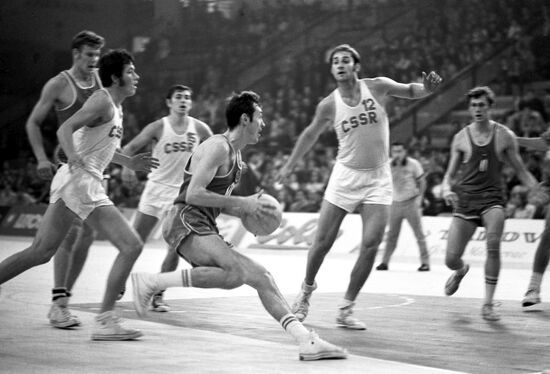 VI-е первенство мира по баскетболу в Югославии