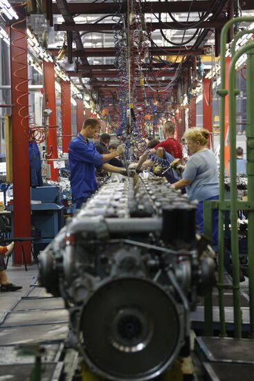 Линия сборки двигателей на заводе "КАМАЗ"