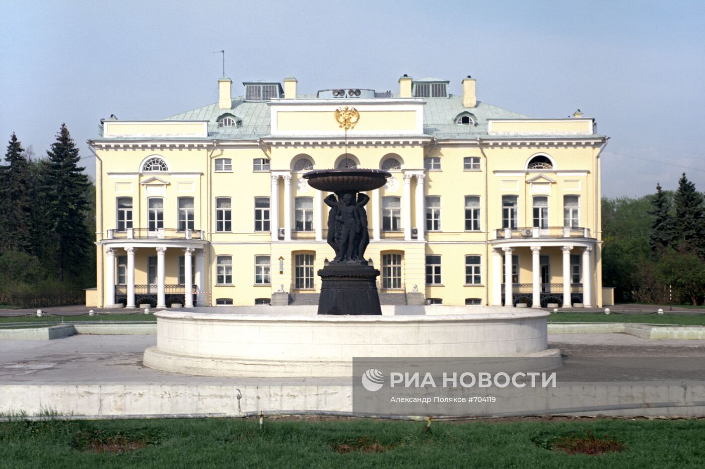 Александринский дворец в Нескучном саду