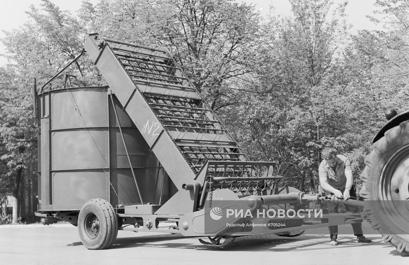 Подборщик-копнитель марки ПК-1,6