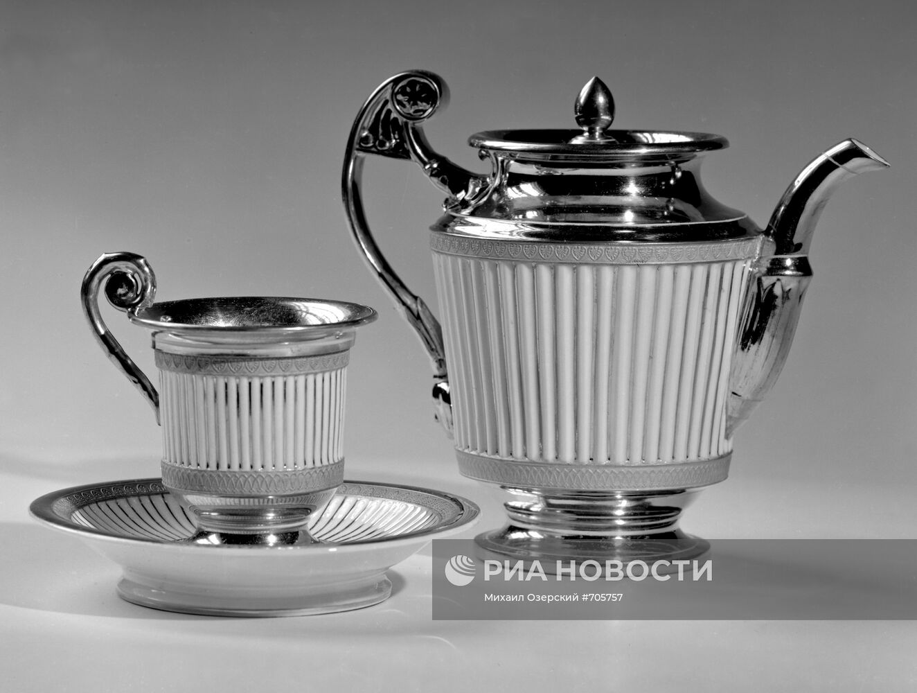 Сервиз с каннелюрами