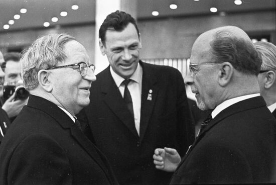 Петр Поспелов и Вальтер Ульбрихт