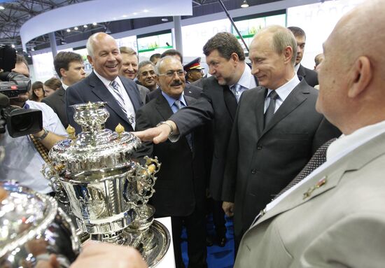 В.Путин на форуме "Технологии в машиностроении-2010"