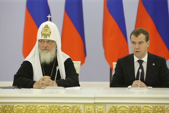 Д.Медведев встретился с членами попечительского совета