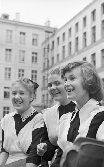 Московские школьницы