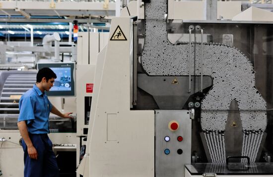 Производство сигарет Parliament