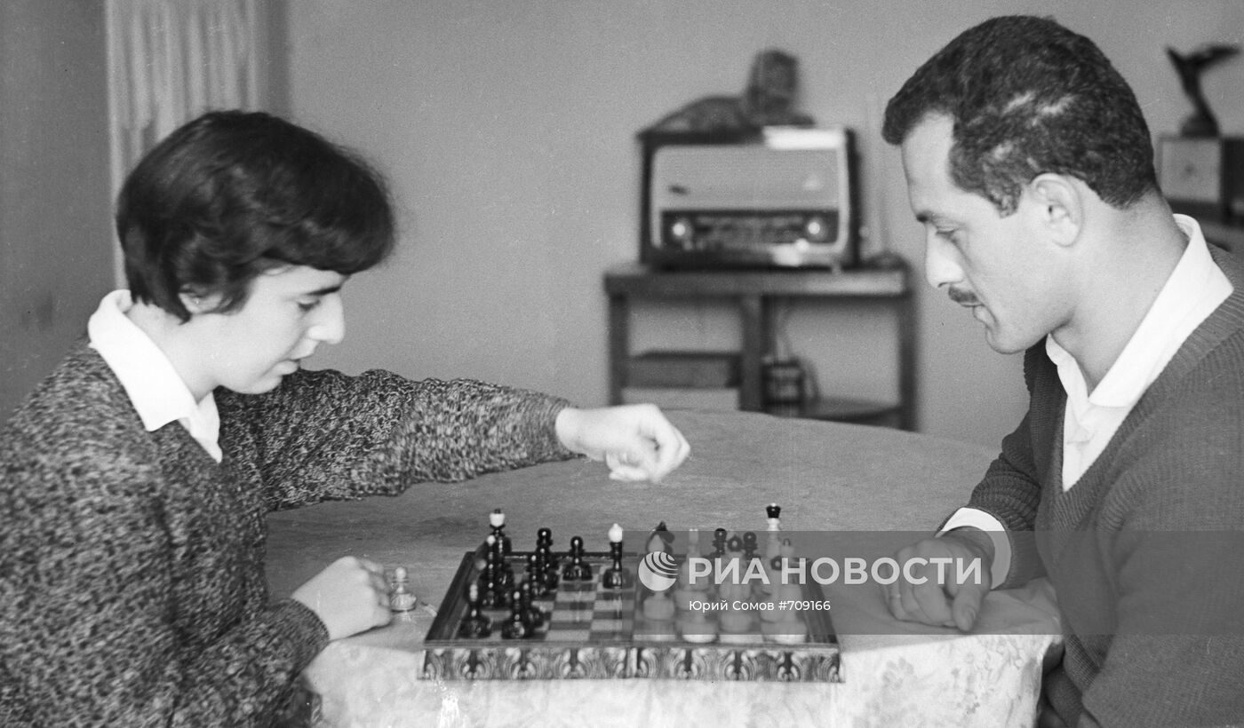 Н.Гаприндашвили и Р.Абашидзе