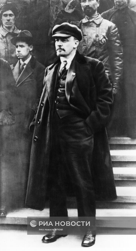 В.И. Ленин на первомайской демонстрации