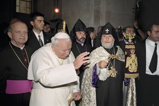 Визит главы Римской католической церкви Папы Римского Иоанна Павла II в Армению