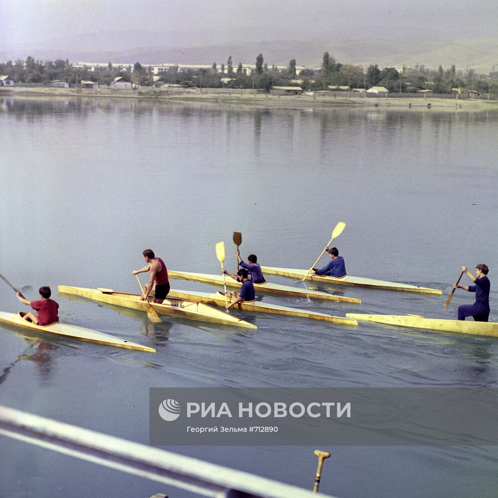 Комсомольское озеро в городе Душанбе