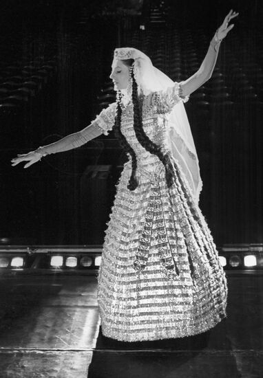 Спектакль мюзик-холла "Миллион новобрачных"