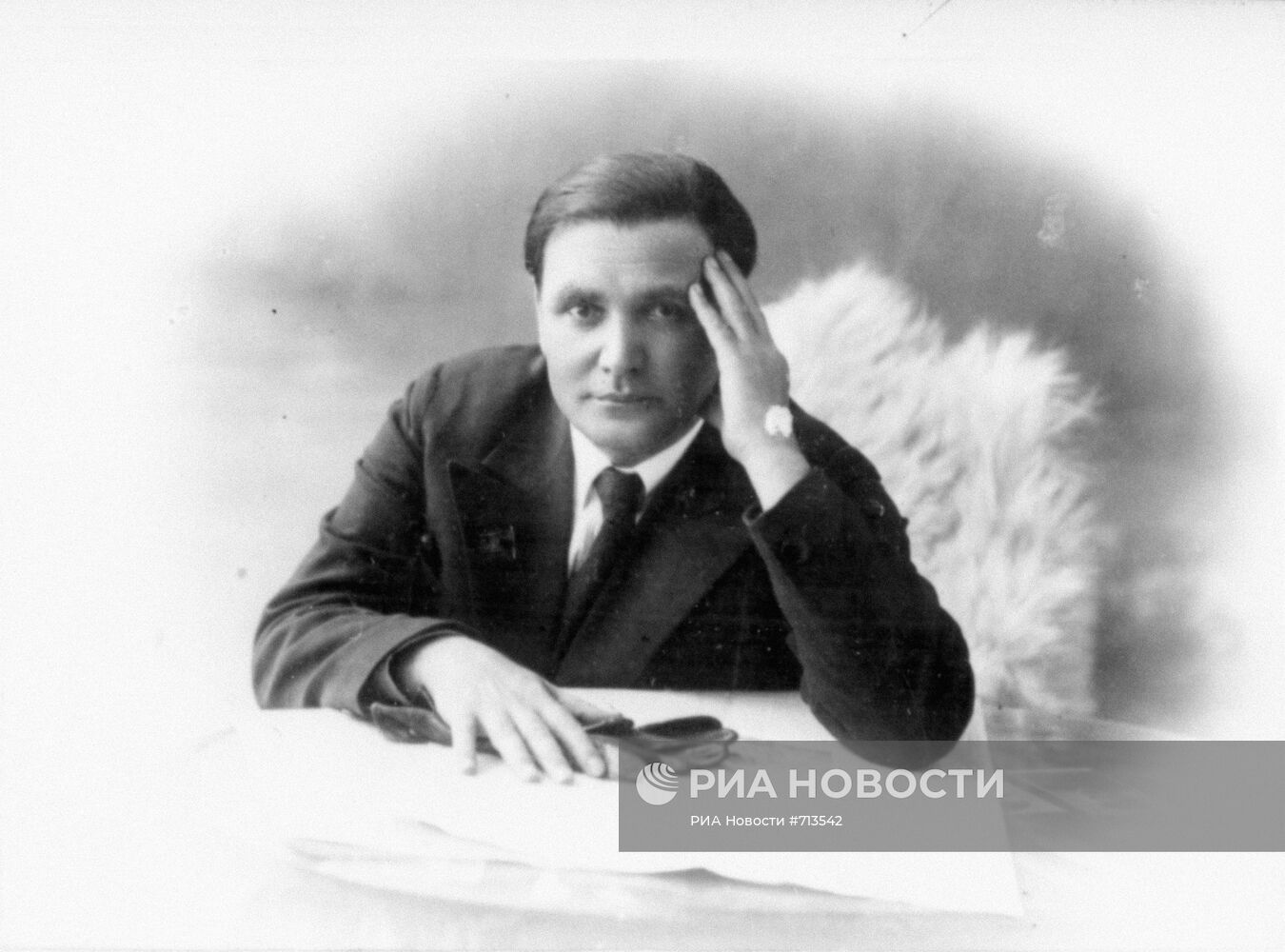 Грузинский советский поэт Галактион Васильевич Табидзе